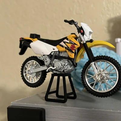 Chân đế xe mô tô đồ chơi