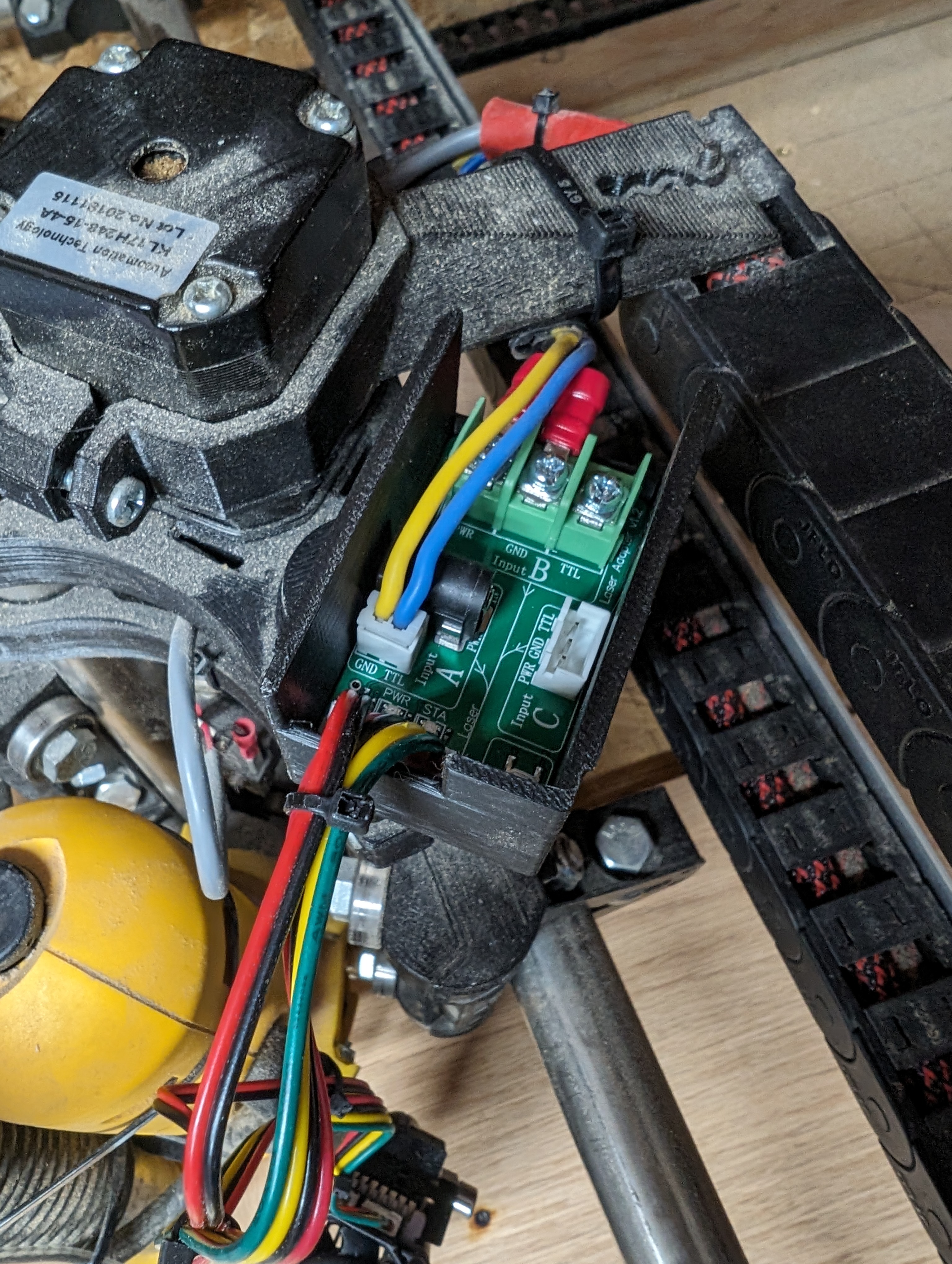 Khung Gắn Hộp Chuyển Đổi Neje