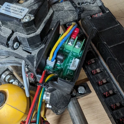 Khung Gắn Hộp Chuyển Đổi Neje