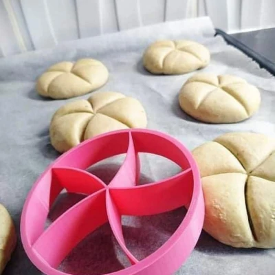 Dụng Cụ Tạo Hình Bánh Mì