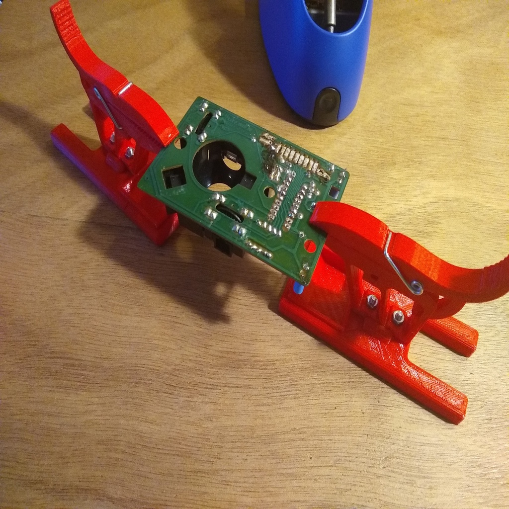 Tay đỡ thứ ba để hàn / Lötgnu, bản remix