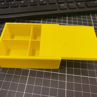 Hộp có nắp ghép đuôi én và 4 ngăn (có thể thay đổi tỉ lệ)