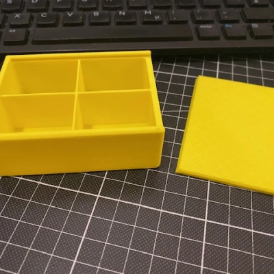 Hộp có nắp ghép đuôi én và 4 ngăn (có thể thay đổi tỉ lệ)