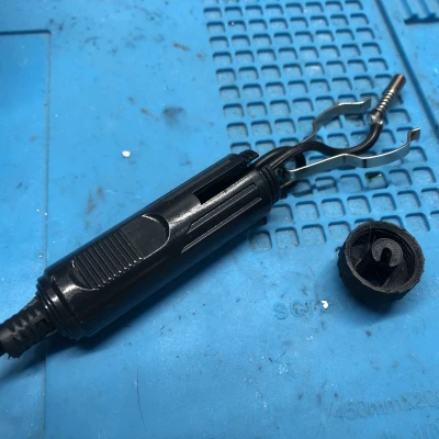 Sửa chân cắm mồi thuốc xe hơi