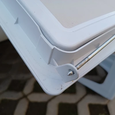 WEINSBERG - Pát giữ dây khóa bằng nhựa bị gãy