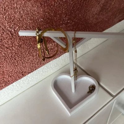 Giá Cắm Trang Sức Hình Trái Tim