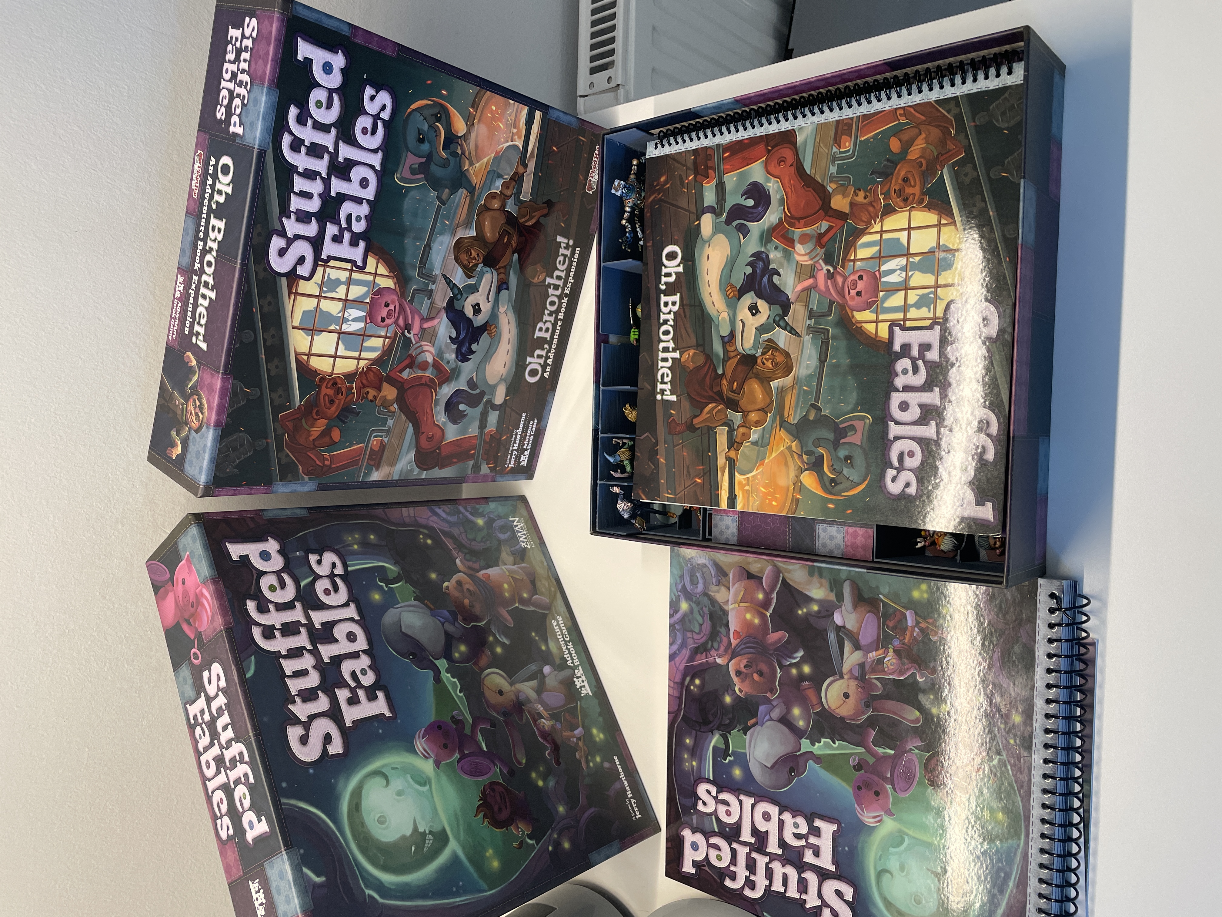 Hộp đựng Stuffed Fables và Oh, Brother - Sắp xếp gọn gàng