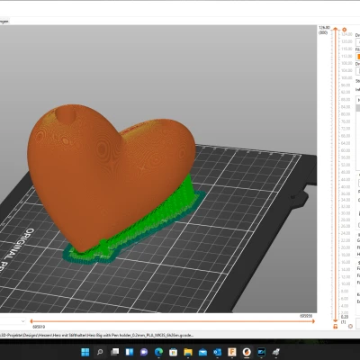 Trái tim bự cắm hoa hoặc bút
