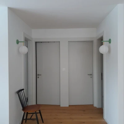 Chân đế đèn treo tường