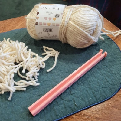 Dụng Cụ Cắt Sợi Vải Làm Thảm Móc Khóa (Sợi Dài 2.5 inch)