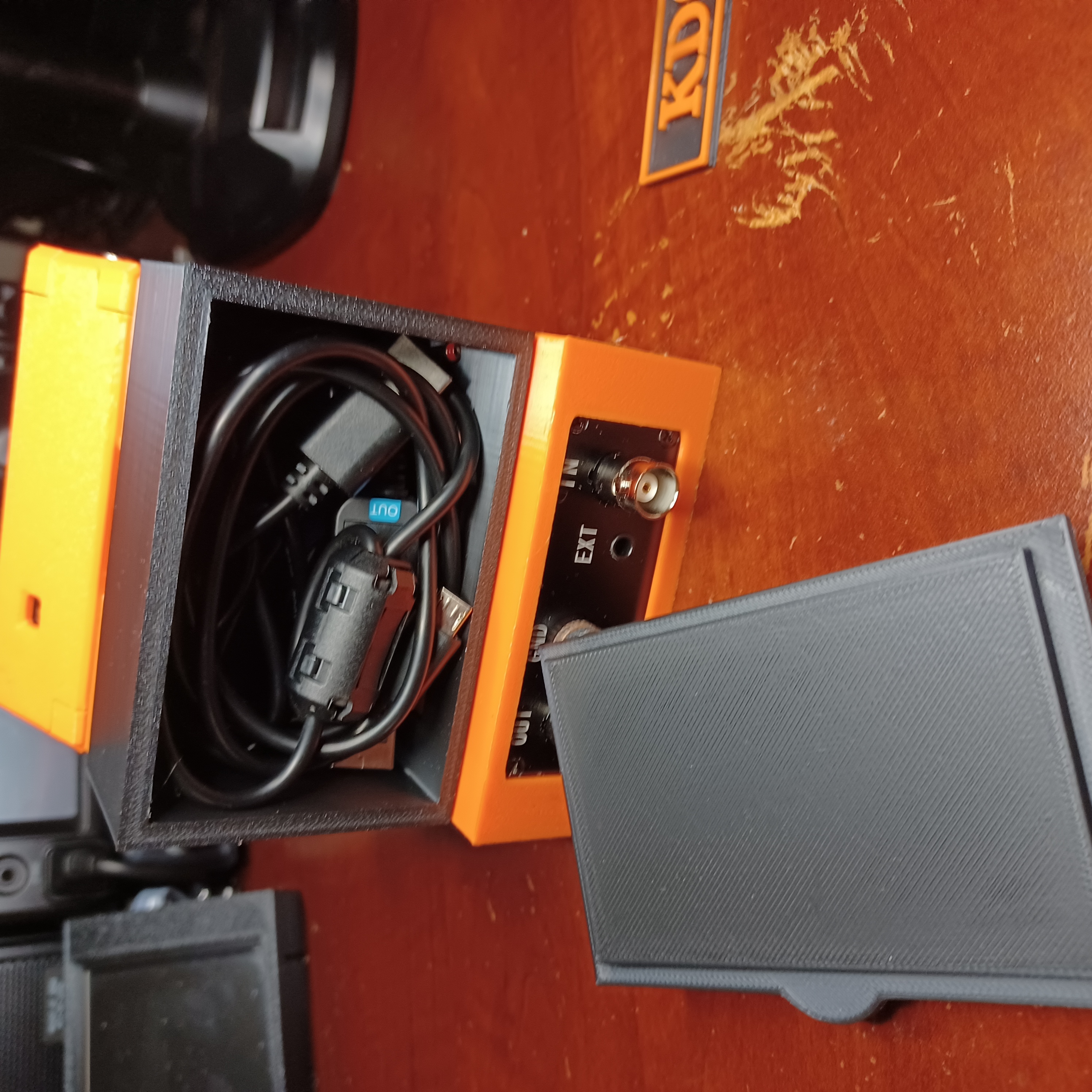 Chân Đế (tr)uSDX kèm Vỏ ATU-10