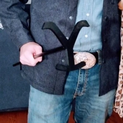 Mô hình "Yellowstone Brand" của Rip Wheeler