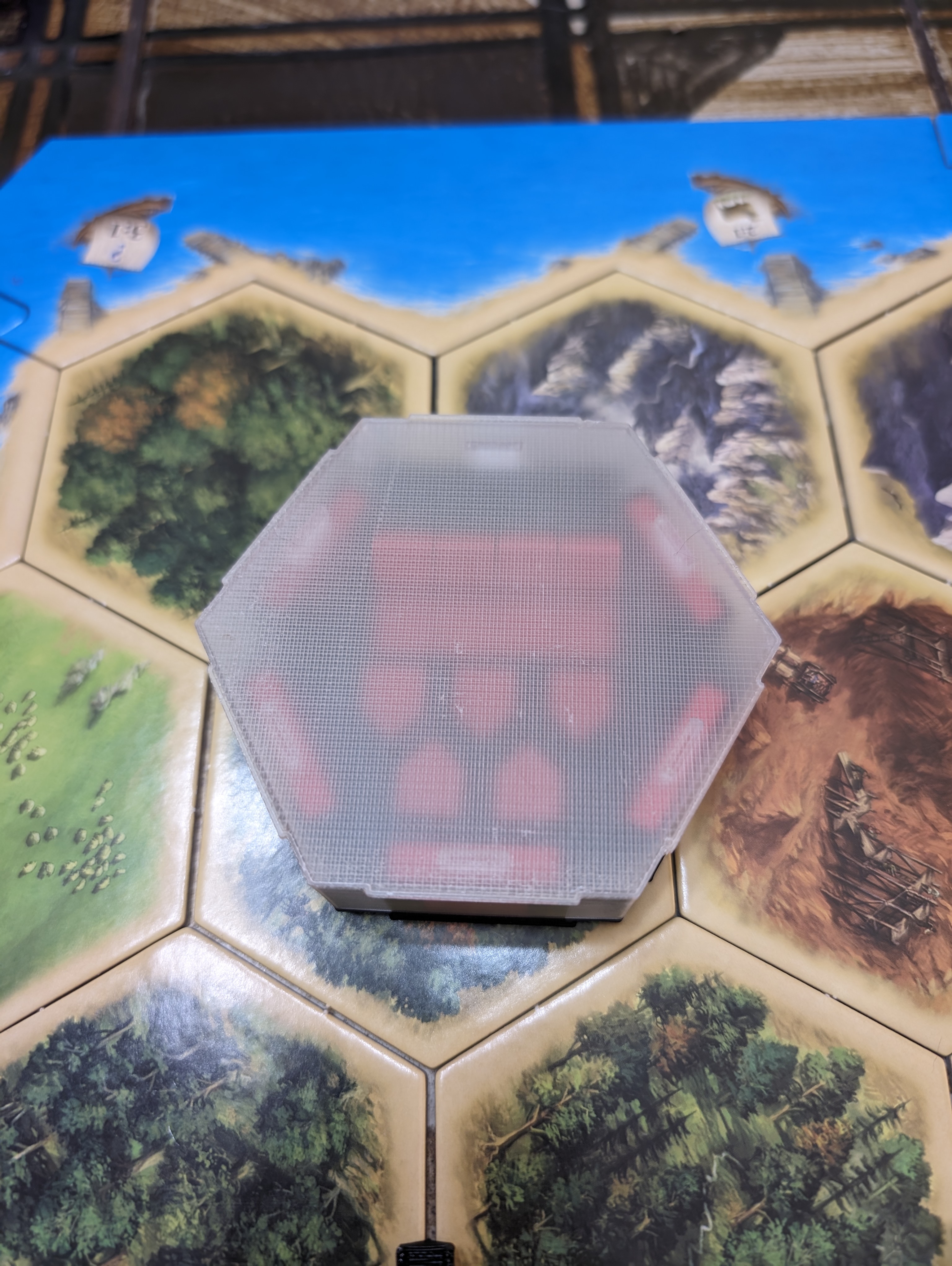 Hộp Đựng Quân Cờ Catan