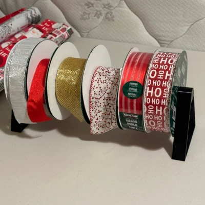 Giá Đỡ Cuộn Ruy Băng