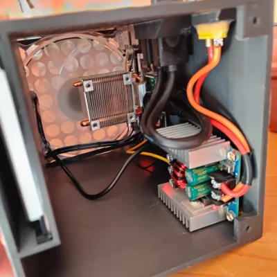 Vỏ máy Raspberry Pi 5 lấy cảm hứng từ Xbox