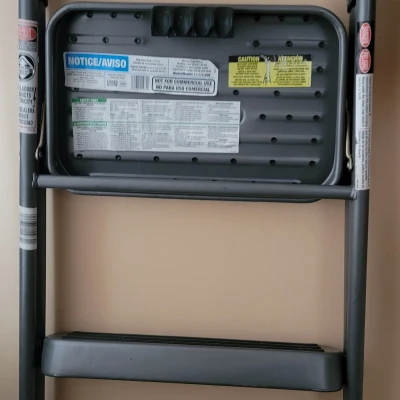 Giá Treo Tường Cho Ghế Bước Cosco