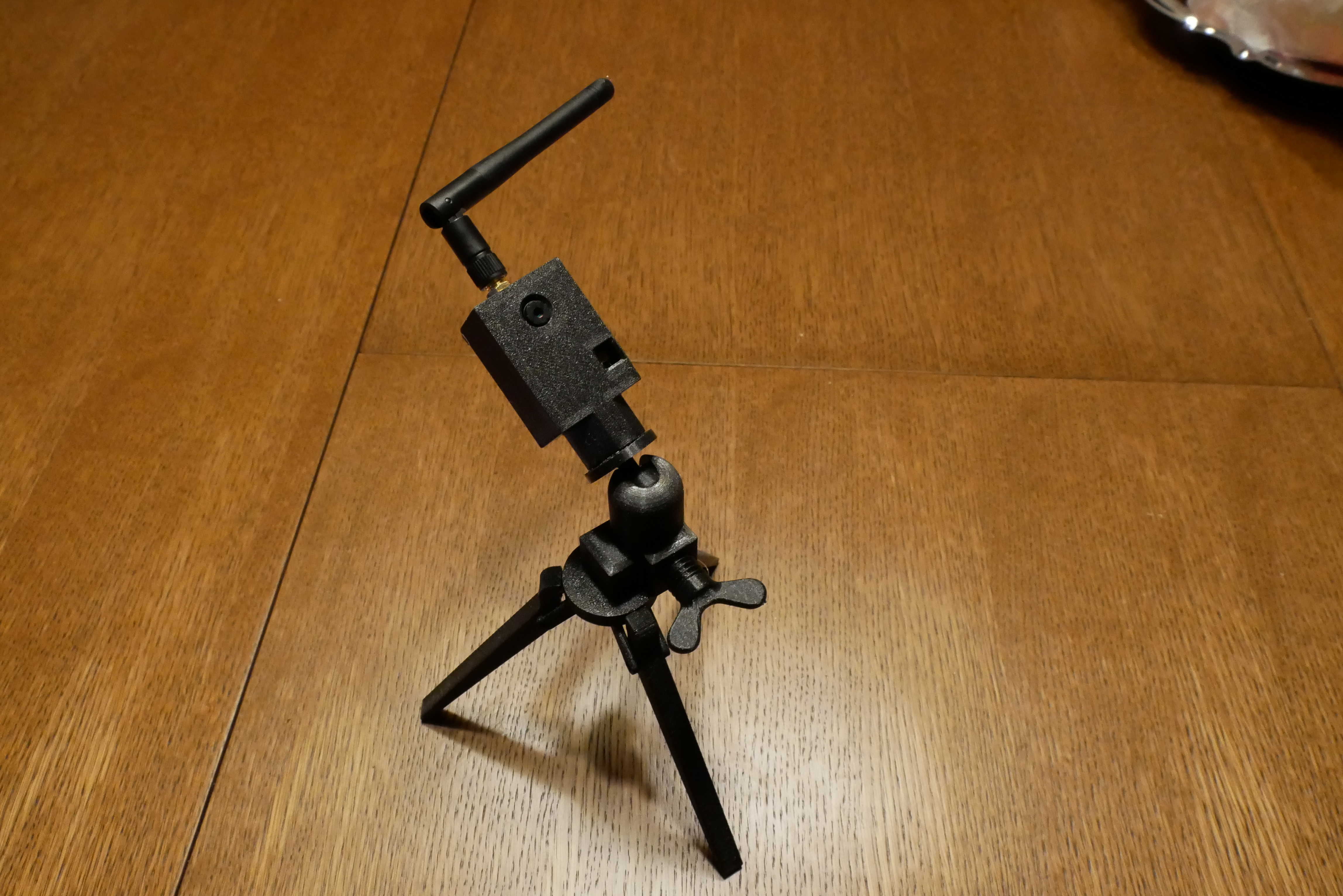 Chân Đế Hoàn Chỉnh Có Đầu Bi và Vỏ cho Esp32Cam / AI Thinker