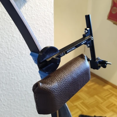 Adapter gắn phụ kiện cho cung truyền thống không có lỗ gắn (ví dụ: cho kính ngắm)