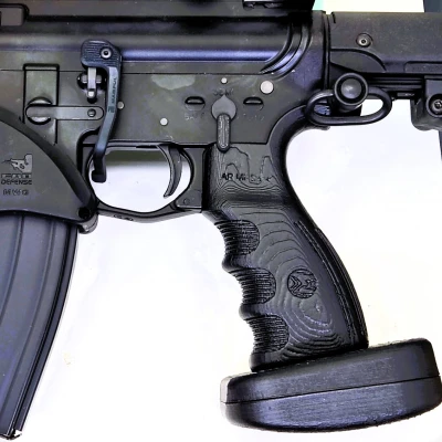 Tay Nắm Súng Lục Bắn Tỉa AR