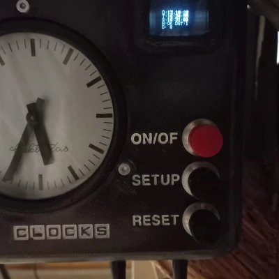 Vỏ cho bộ tạo xung cho đồng hồ Pragotron/Elektrocas/IBM 24V