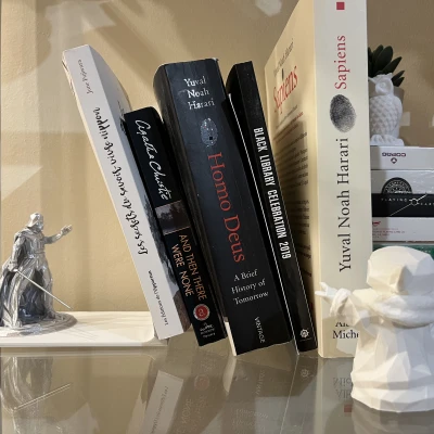 Giá đỡ sách Darth Vader Low-Poly