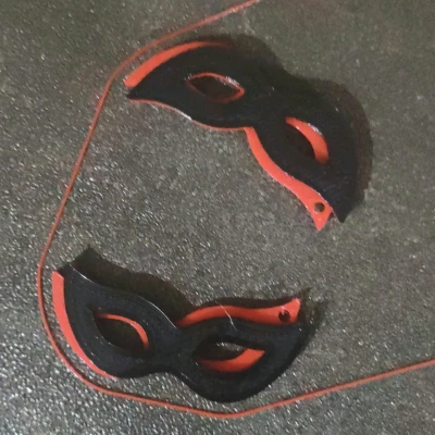 Hoa Tai Mặt Nạ Lễ Hội