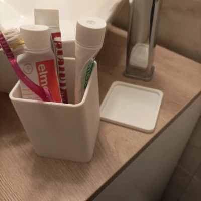 Hộp đựng phòng tắm đơn giản