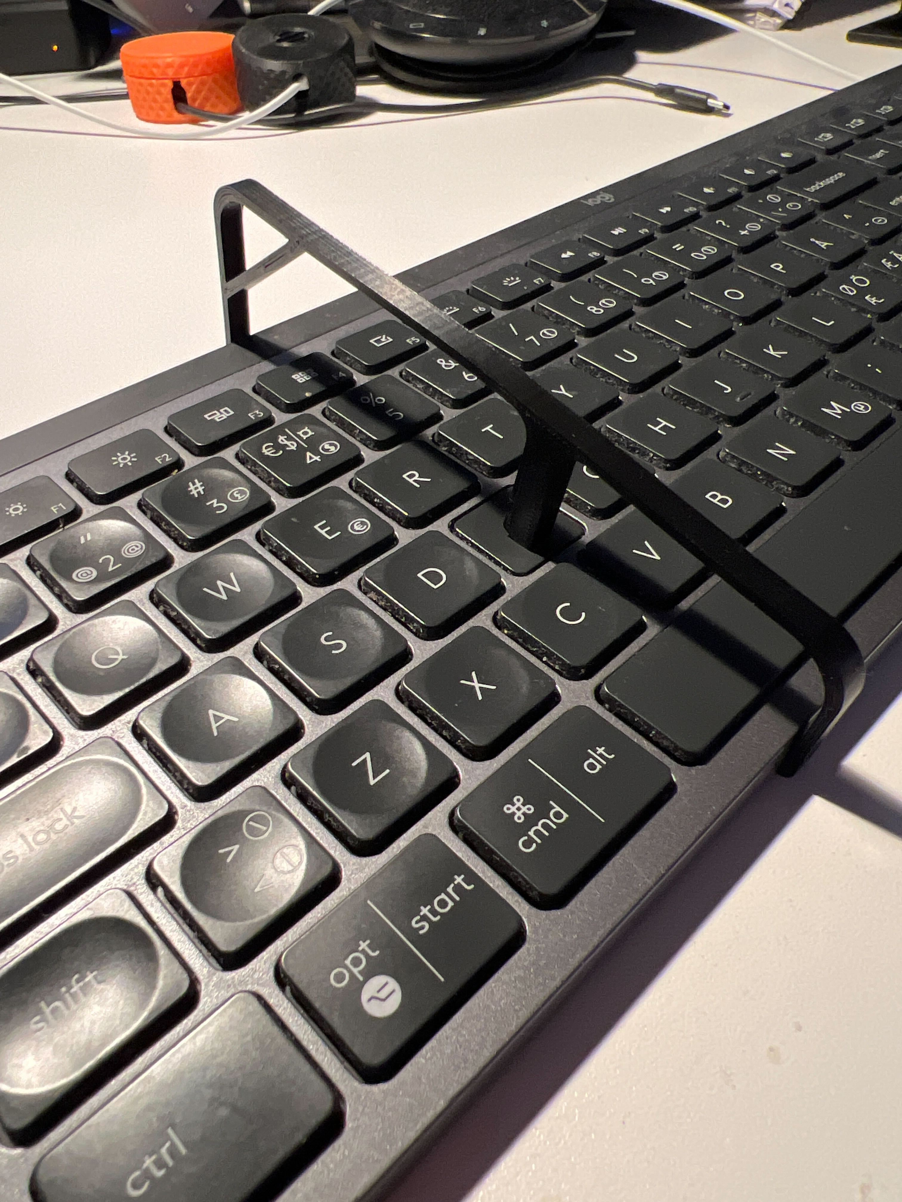 Chỗ Giữ Ký Tự Hàng Giữa Cho MX Keys