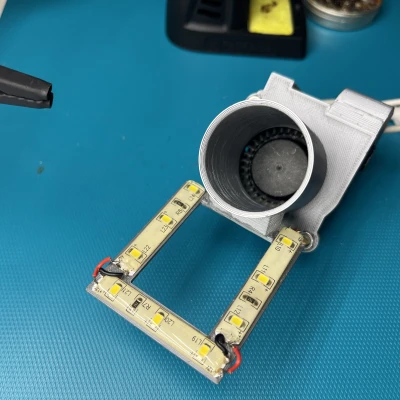 Máy Hút Khói Hàn Có Đèn Chiếu Sáng Tiện Lợi