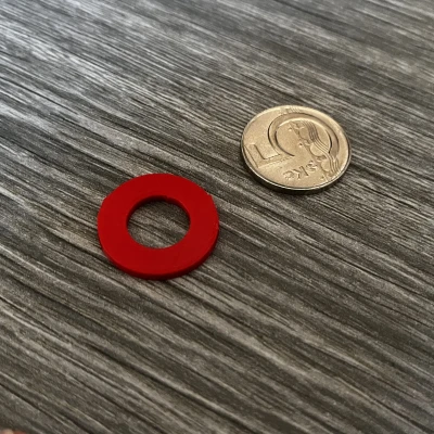 Mô hình xu Euro có lỗ