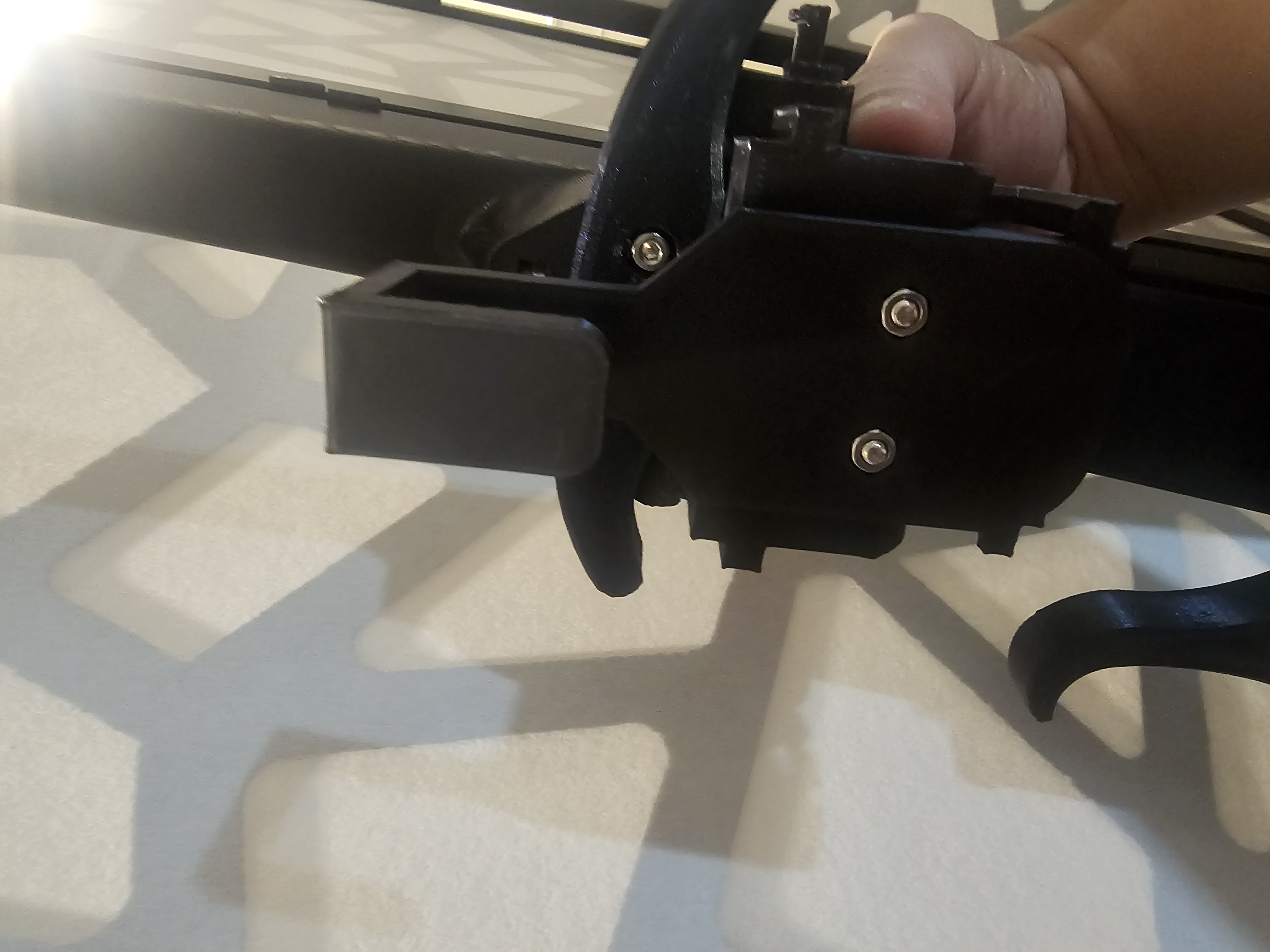 Giá treo vĩ cầm và cung kiểu Steampunk, có móc