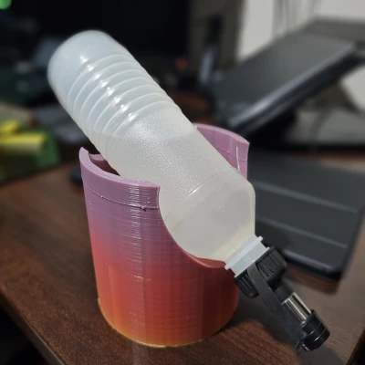 Chân Đỡ Chai Nước Cho Thú Cưng V.2