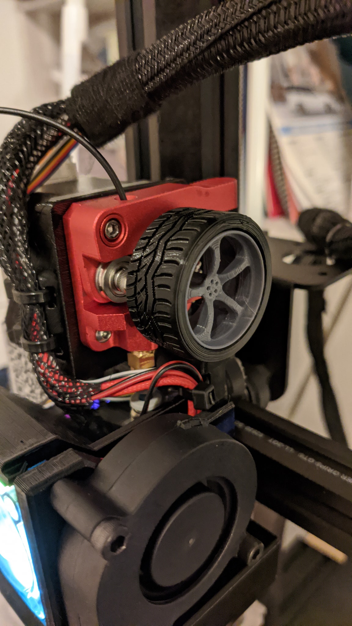 Núm Xoay Bánh Xe Có Lốp Kiểu Mâm Lốp