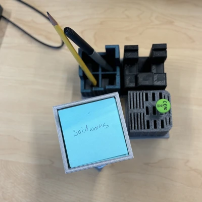 Giá Đựng Giấy Ghi Chú Tòa Nhà Sân Bay Trực Thăng