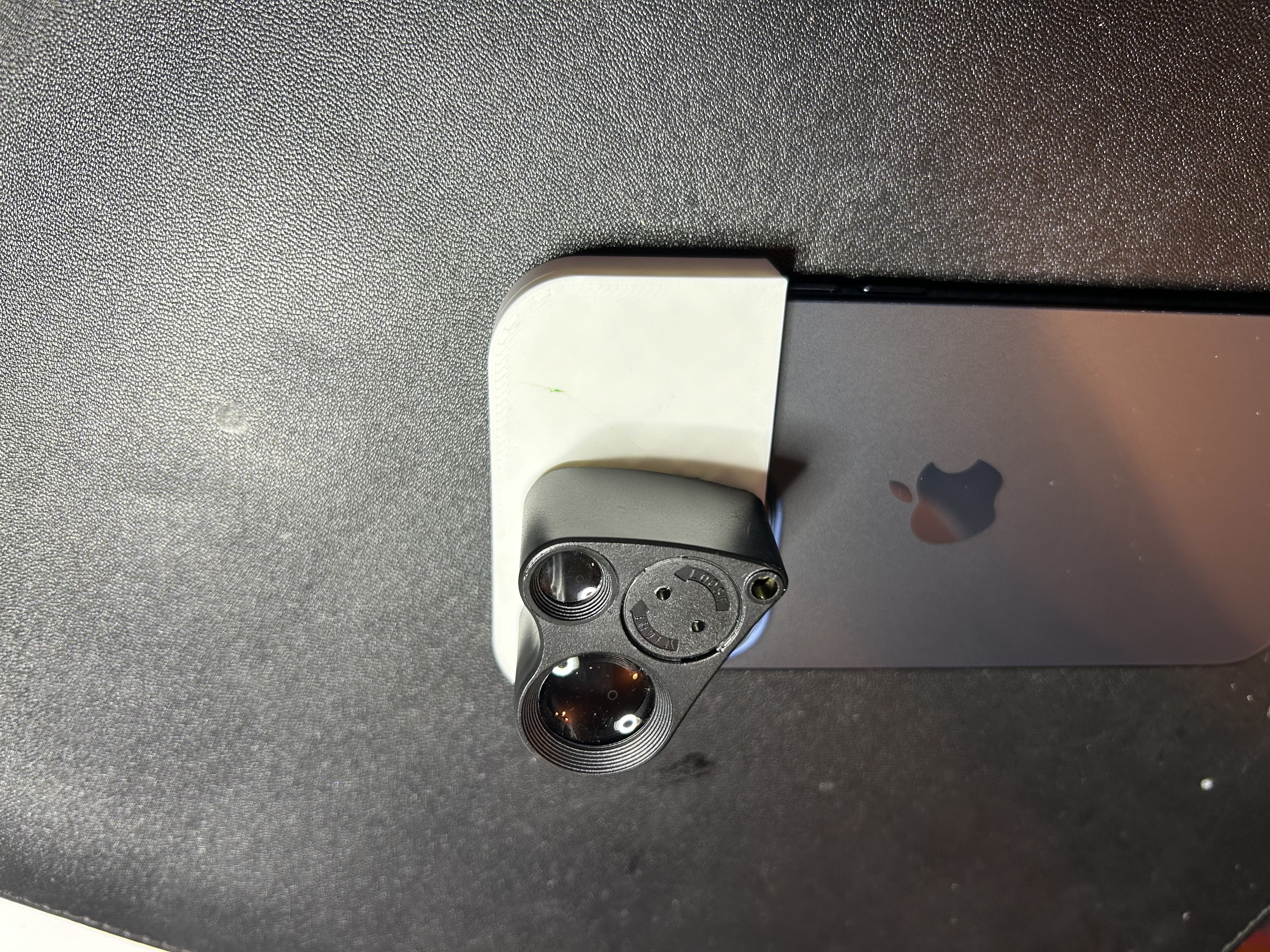 Giá Đỡ Kính Lúp Thợ Kim Hoàn Cho iPhone 15 Pro