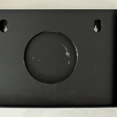 Giá treo tường cho Fire HD 10 Plus kèm Sạc Không Dây