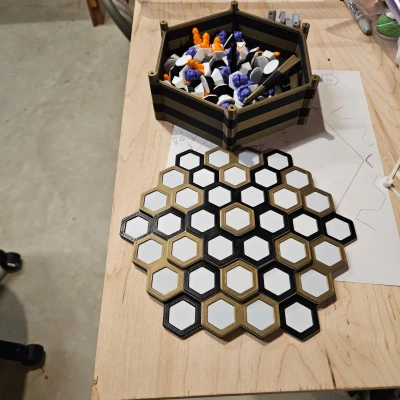 Mô hình Prusa Balance Game: Hộp đựng và trụ 2 mảnh (remix)