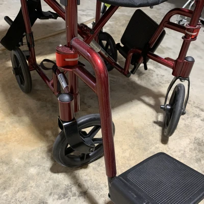 Kẹp Giữ Chỗ Để Chân Ghế Di Chuyển Drive