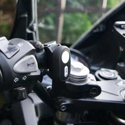 Giá đỡ ghi đông cho remote Xiaomi Yi (CBR300R)