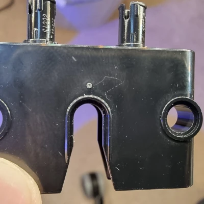 Giá treo Lego Rolling Stones bằng miếng dán Command 3M