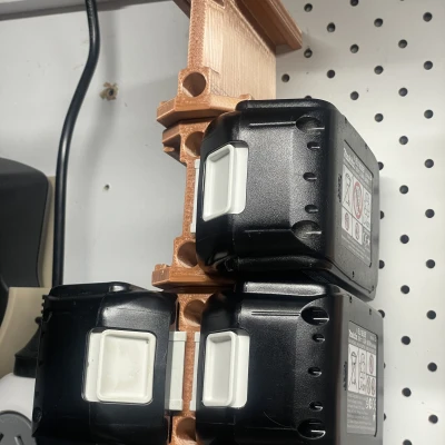 Giá đỡ pin Makita 18V xếp chồng đôi