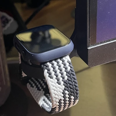 Giá đỡ Sạc Apple Watch - Gắn Màn Hình