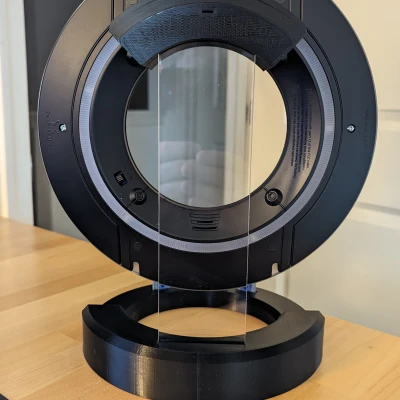 Giá đỡ trưng bày Đĩa Nhận dạng Tron 2023 của Công viên Disney