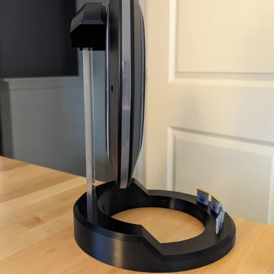 Giá đỡ trưng bày Đĩa Nhận dạng Tron 2023 của Công viên Disney