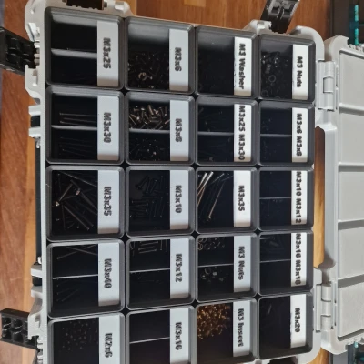 Hộp Gridfinity 6U Ghi Nhãn M3