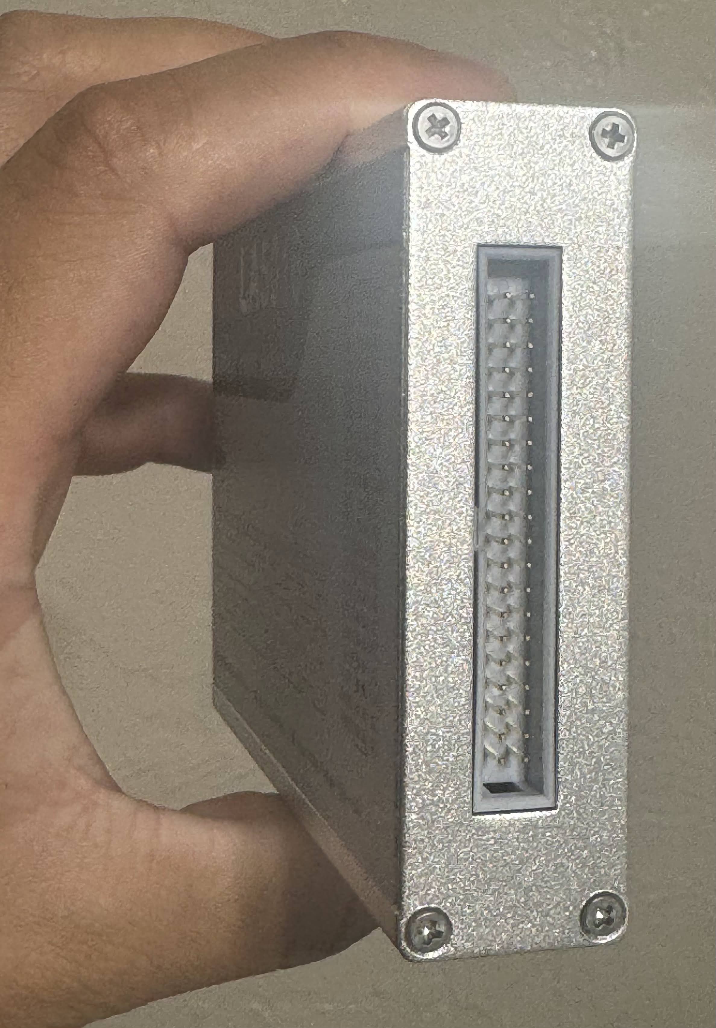 Nắp Chân Máy Phân Tích Logic Kingst LA5016