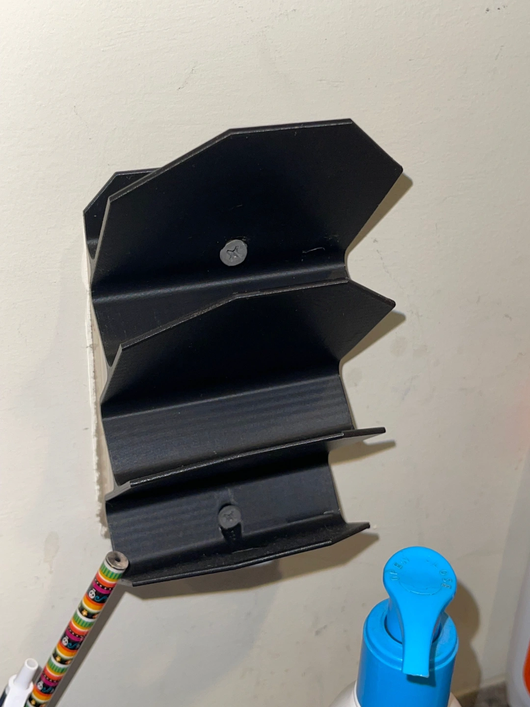 Giá Sạc Tường Tối Giản (khoảng cách lỗ mặt nạ điện tiêu chuẩn USA)