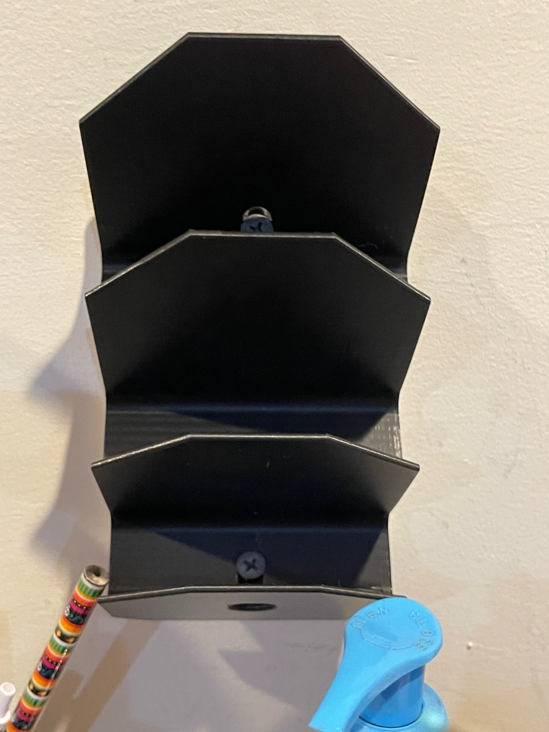 Giá Sạc Tường Tối Giản (khoảng cách lỗ mặt nạ điện tiêu chuẩn USA)