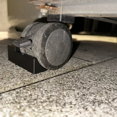 Khối Hãm Bánh Xe Lò Nướng Weber Spirit