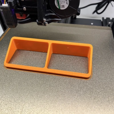 Chỗ Cầm Kềm Tiện Lợi Cho Tường Lưới Honeycomb